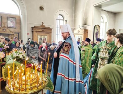 Божественная литургия в праздник Входа Господня в Иерусалим
